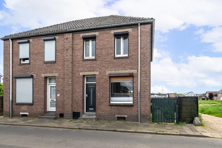 Twee-onder-één-kap te koop: Hekeleweg 3, Parkheide Landgraaf