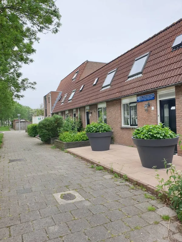 Woning te huur: Helena Verburgstraat, Kloosterhof Leiden