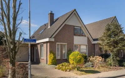 Twee-onder-één-kap te koop: Helena H. Wilkensstraat 20, Voorst Voorst