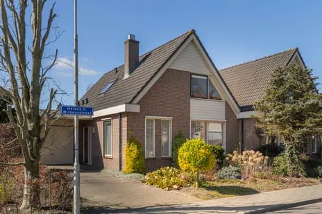 Twee-onder-één-kap te koop: Helena H. Wilkensstraat 20, Voorst Voorst (Gem. Voorst)
