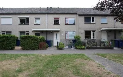 Tussenwoning te huur: Helena Kuipers-Rietbergstraat 77, Verzetswijk West Almere