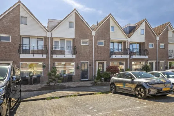 Tussenwoning te koop: Helena Smitsstraat 8, Volendam