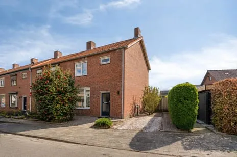Hoekwoning te koop: Helfrichstraat 19, West midden Venray