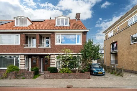 Corner house for sale: Heliconweg 11, Vossepark Leeuwarden