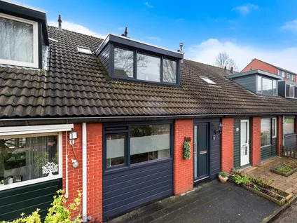 Tussenwoning te koop: Hellenburg 42, Dordrecht