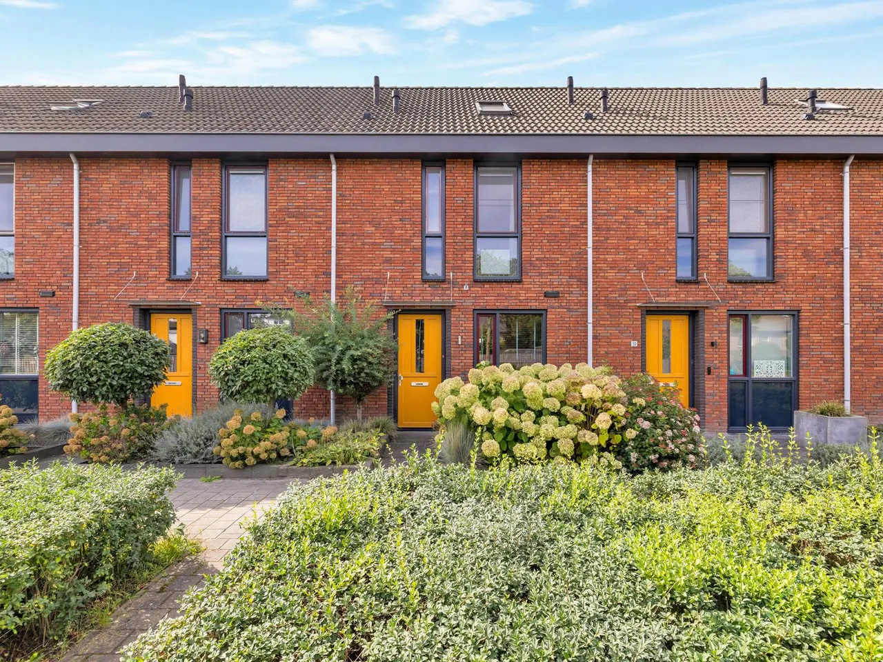 Tussenwoning te koop: Helleneind 48, Bladel
