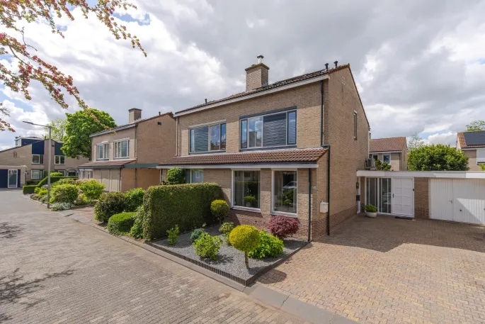 Tussenwoning te koop: Hellevoetsluisstraat 36, Elderveld-Zuid Arnhem