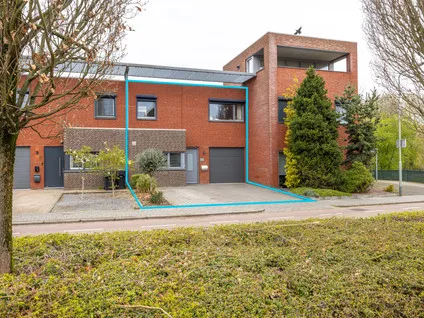 Tussenwoning te koop: Helmbloem 7, Elsloo