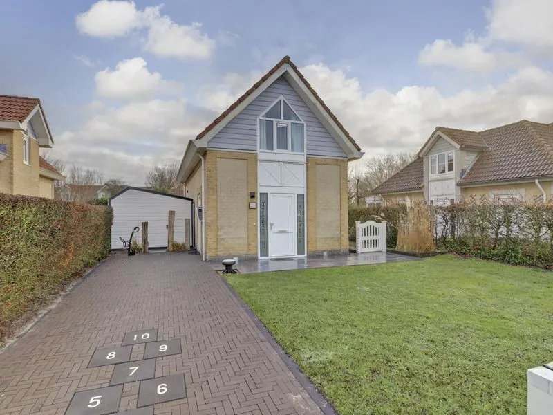 Vrijstaande woning te koop: Helmgras 21, Kamperland