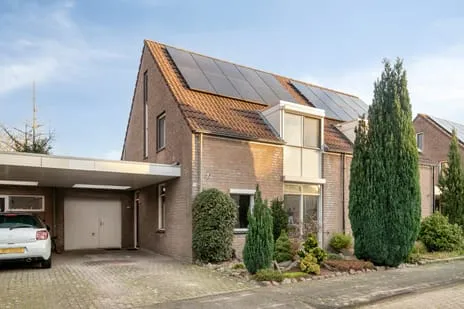 Tussenwoning te koop: Helmkruid 15, Kruidenbuurt Asten
