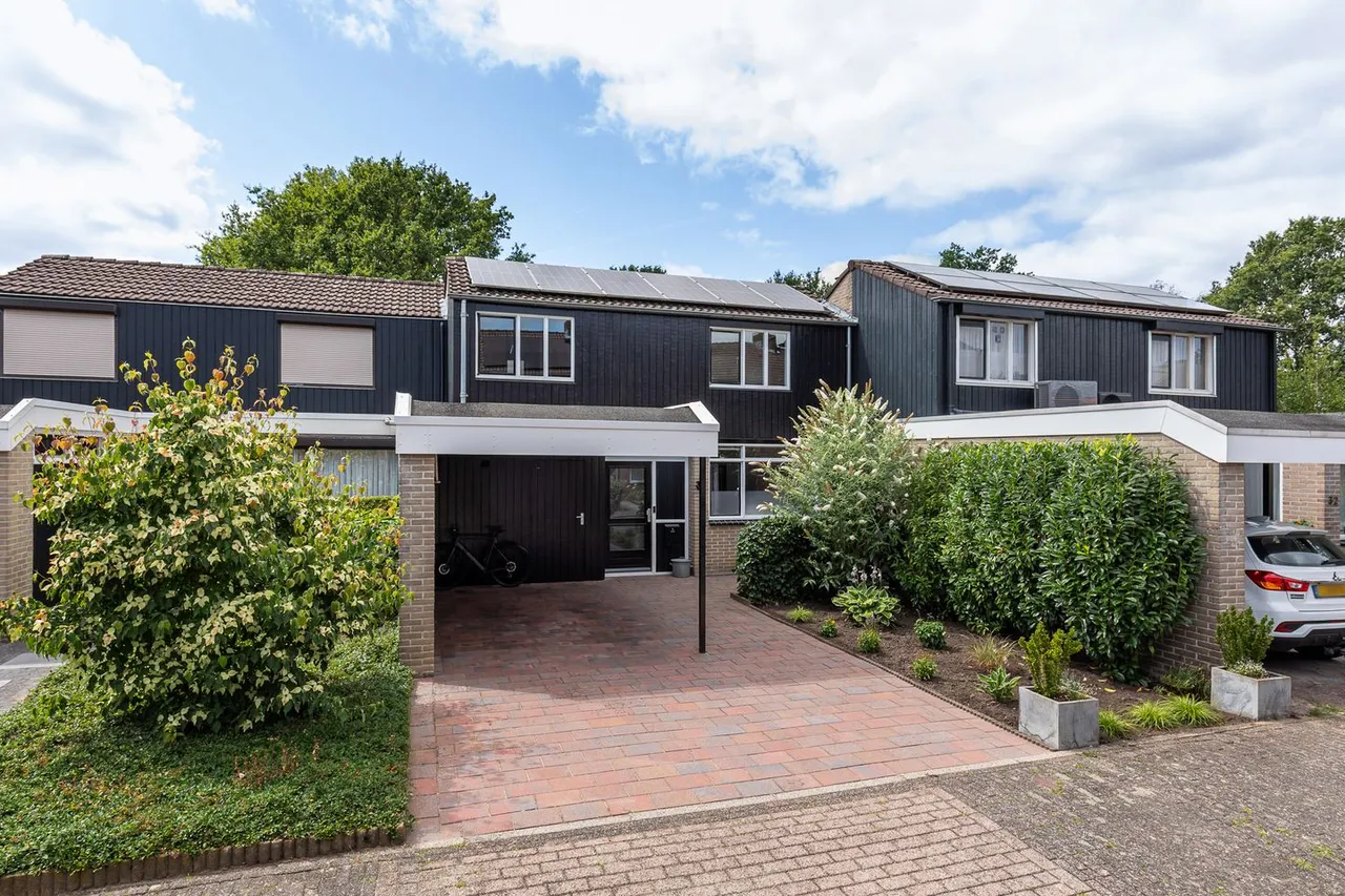 Tussenwoning te koop: Helmkruid 34, Oldenzaal