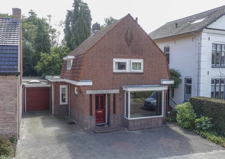 Vrijstaande woning te koop: Helmondseweg 25, Deurne