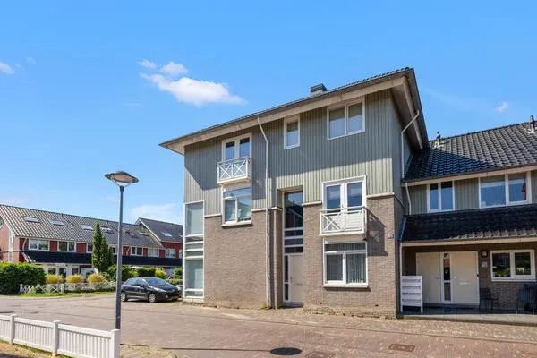 Tussenwoning te koop: Helsingborg 14, Schiedam