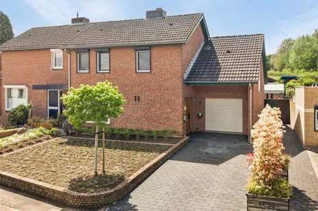 Twee-onder-één-kap te koop: Hemelrijkstraat 17, Sibbe Valkenburg (Li)