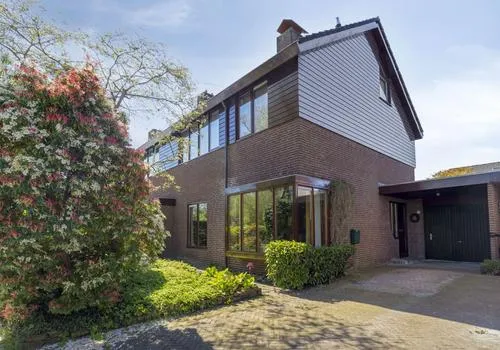 Tussenwoning te koop: Hemsterhuislaan 25, Haren-Zuidwest Haren Gn