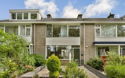 Tussenwoning te koop: Hendrik Casimirstraat 150, Statenbuurt Vlaardingen