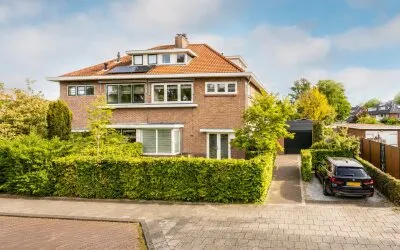 Twee-onder-één-kap te koop: Hendrik de Keyserlaan 7, Centrum Heemstede