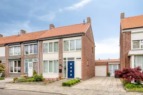 Tussenwoning te koop: Hendrik IV straat 17, Biest Weert