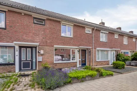 Tussenwoning te koop: Hendrik Mandestraat 13, Burghplan Eindhoven