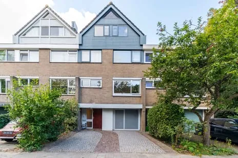 Tussenwoning te koop: Hendrik Marsmanlaan 13, Roland Holstbuurt Delft