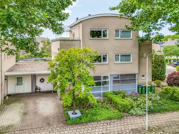 Tussenwoning te koop: Hendrik Stafweg 27, Zeeheldenbuurt Ede