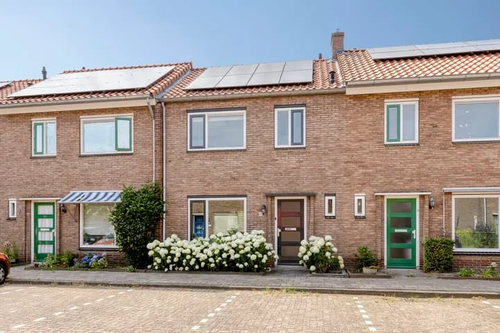 Tussenwoning te koop: Hendrik van Bramerenstr 12, Vorden Vorden