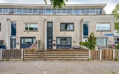Tussenwoning te koop: Hendrik Werkmanstraat 95, Tussen de Vaarten Z.- Noordoost Almere