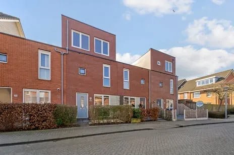 Tussenwoning te koop: Hendrik IJzerbrootlaan 34, Stripheldenbuurt Midden- oost Almere