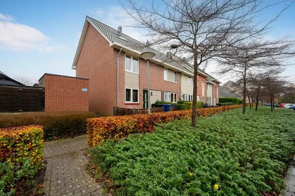 Huurwoning: Hendrik IJzerbrootlaan in Almere - €2.000 per maand