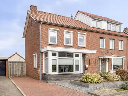 Twee-onder-één-kap te koop: Hendrik Jan van Opstallstraat 50, Stad West Rijssen