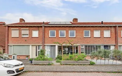 Tussenwoning te koop: Hendrik van Nassaustraat 24, Oranjebuurt-Noord Leerdam