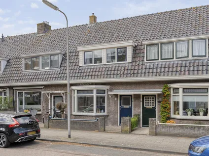 Tussenwoning te koop: Hendrik van Viandenstraat 35, Kampen-Zuid Kampen