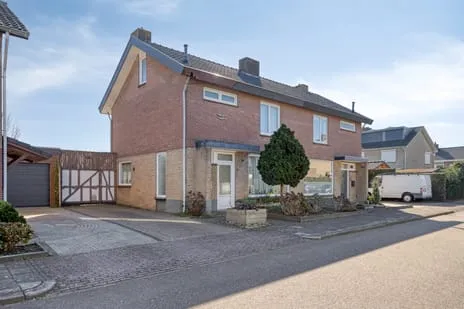 Twee-onder-één-kap te koop: Hendrikstraat 6, Beek Beek (Li)