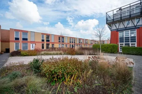 Tussenwoning te koop: Hennahof 25, Regenboogbuurt West Almere