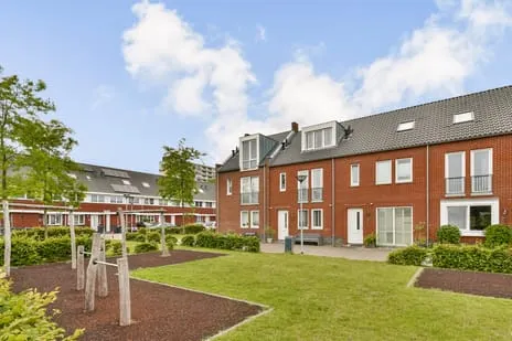 Terraced house for sale: Henri Polakstraat 27, Vakbondsliedenbuurt Schiedam