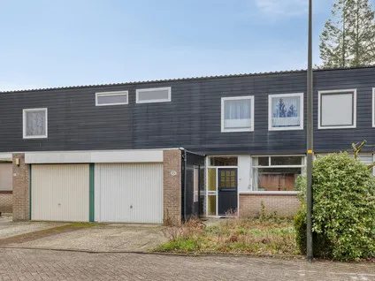 Tussenwoning te koop: Henri Dunantplein 14, Winterswijk-Zuidoost Winterswijk