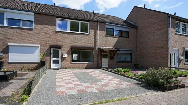 Tussenwoning te koop: Henri Jonasstraat 36, Meezenbroek Heerlen