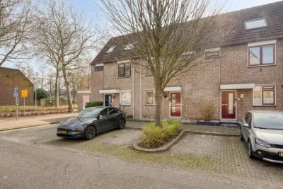 Tussenwoning te koop: Henri Laurensrade 50, Kunstenaarsbuurt Capelle Aan Den Ijssel
