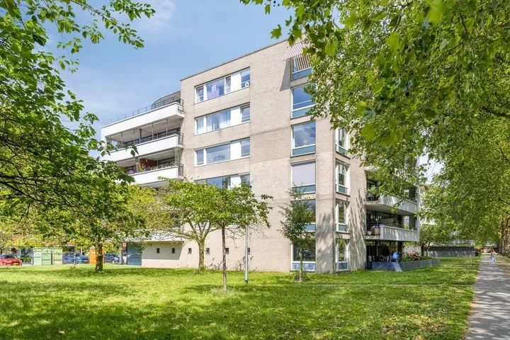 Appartement te huur: Henriette Ronnerstraat 110, Kromhoutpark Tilburg