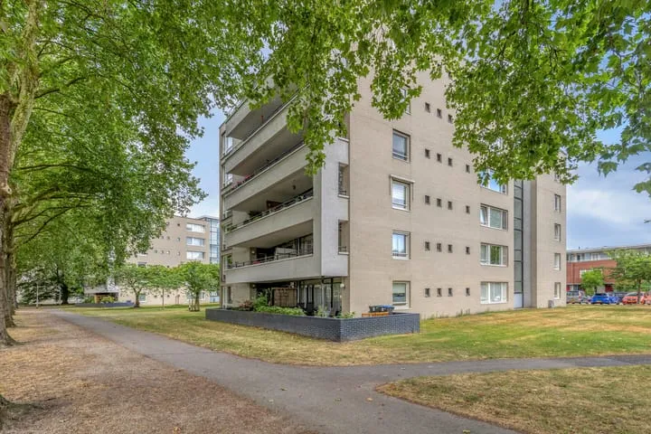 Appartement te huur: Henriette Ronnerstraat 122, Kromhoutpark Tilburg