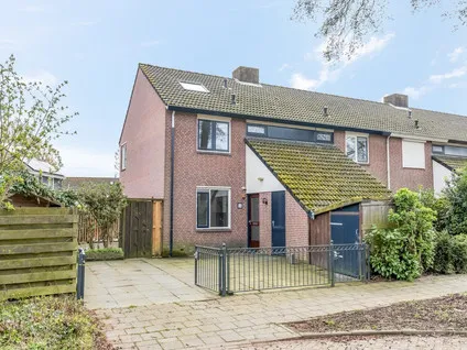 Hoekwoning te koop: Henriette Roland Holststraat 26, Rauwenhof Tiel