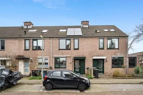 Tussenwoning te koop: Henriëtte Roland Holst-erf 49, Aletta Jacobs-erf en omgeving Dordrecht