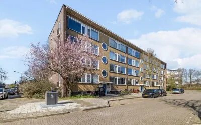 Appartement te koop: Henriëtte Roland Holsthof 51, Weesp