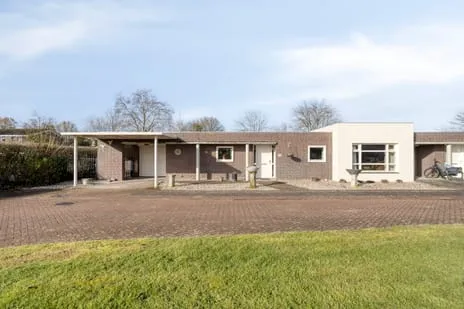 Tussenwoning te koop: Henriëtte Roland Holststraat 8, St. Antoniusveld Venray
