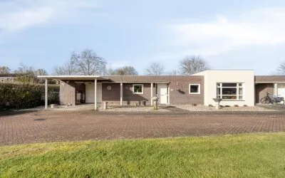 Tussenwoning te koop: Henriëtte Roland Holststraat 8, St. Antoniusveld Venray