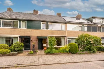 Tussenwoning te koop: Henry Dunantlaan 75, Ruimzicht Oost Diemen