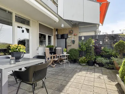 Appartement te koop: Henry Moorepassage 232, Kunstenaarsbuurt Capelle Aan Den Ijssel