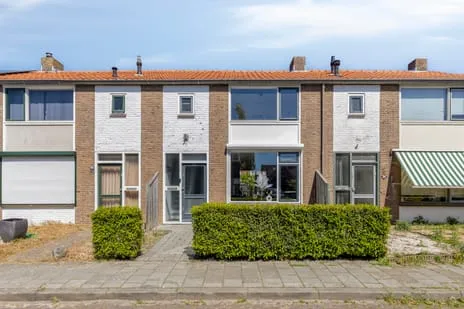 Tussenwoning te koop: Henry Dunantstraat 22, Kruiningen - Kern Kruiningen