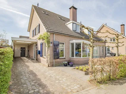 Twee-onder-één-kap te koop: Henschoterlaan 31, Nieuwoord Woudenberg