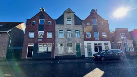 Tussenwoning te koop: Herengracht 27, Zaandam